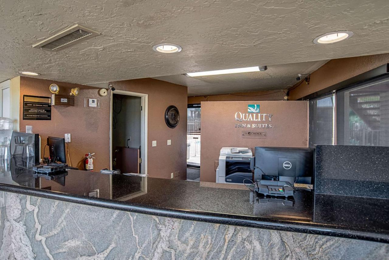 Quality Inn & Suites Phoenix Nw - Sun City Youngtown Exterior foto